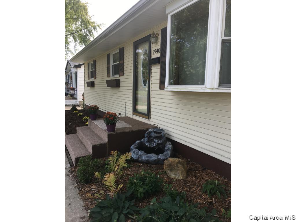 2740 Selkirk Road Springfield, IL 62702 - Photo 8 of 32