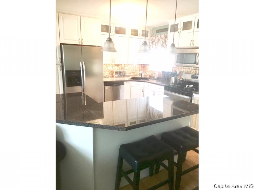 2740 Selkirk Road Springfield, IL 62702 - Photo 10 of 32