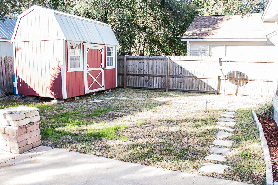 17 8th Avenue Shalimar, FL 32579 - Photo 21 of 25 a view of backyard with small cabin