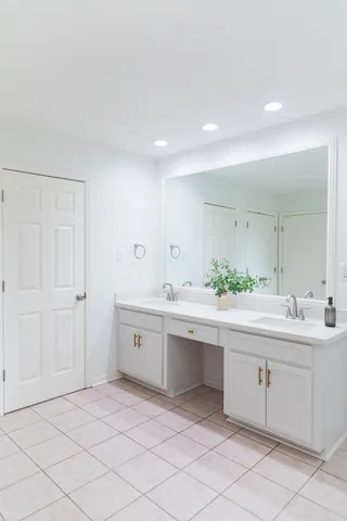 $334,900 | 2201 Fairbanks Avenue, Nederland, TX 77627