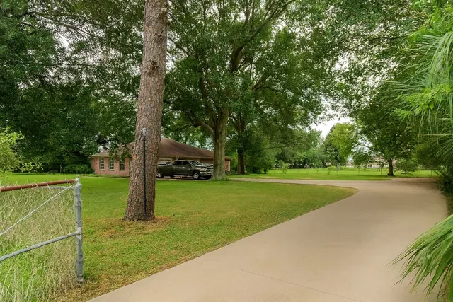 $334,900 | 2201 Fairbanks Avenue, Nederland, TX 77627