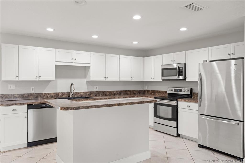 1459 Southwest Seahawk Way Palm City, FL 34990 - Photo 6 of 38