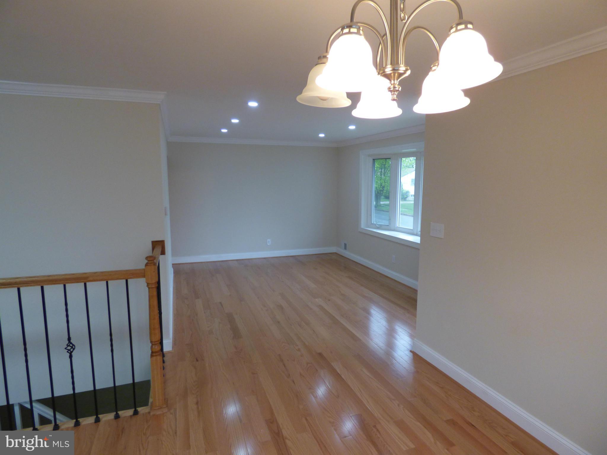 6818 Richardson Road Baltimore, MD 21207 - Photo 3 of 30 Family Room