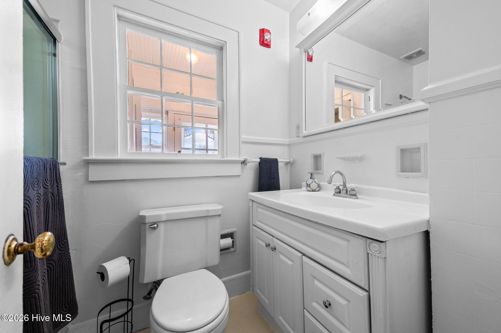 2280 West 5th Street Washington, NC 27889 - Photo 28 of 51 Hall Bath