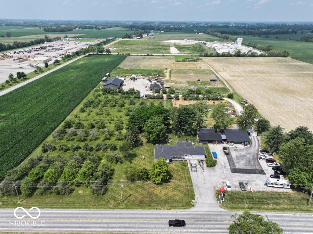 6397 Highway 13 Pendleton, IN 46064 - Photo 4 of 27