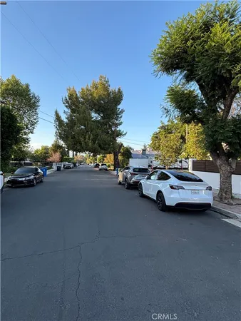 $1,800 | 5658 Cahill Avenue, Tarzana, CA 91356