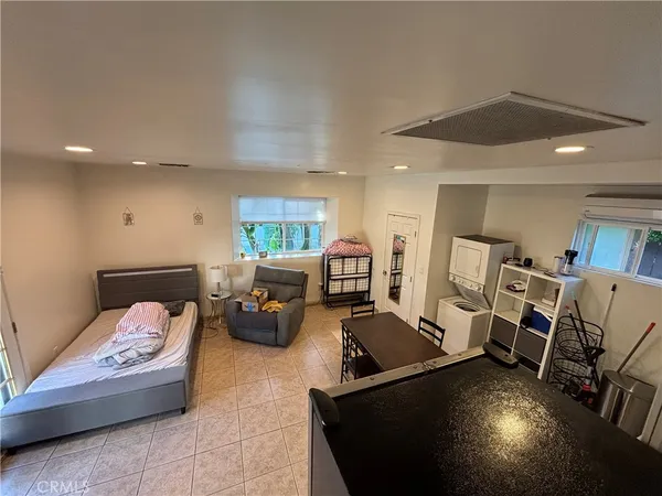 $1,800 | 5658 Cahill Avenue, Tarzana, CA 91356