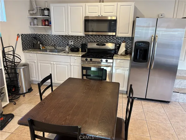 $1,800 | 5658 Cahill Avenue, Tarzana, CA 91356