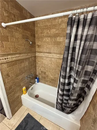 $1,800 | 5658 Cahill Avenue, Tarzana, CA 91356