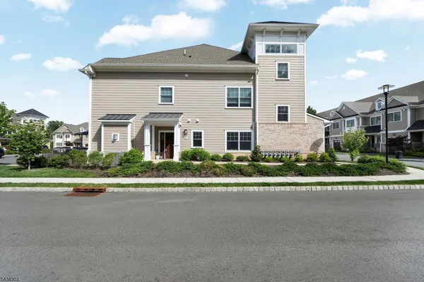 $839,999 | 17 Dirlam Drive, Florham Park, NJ 07932