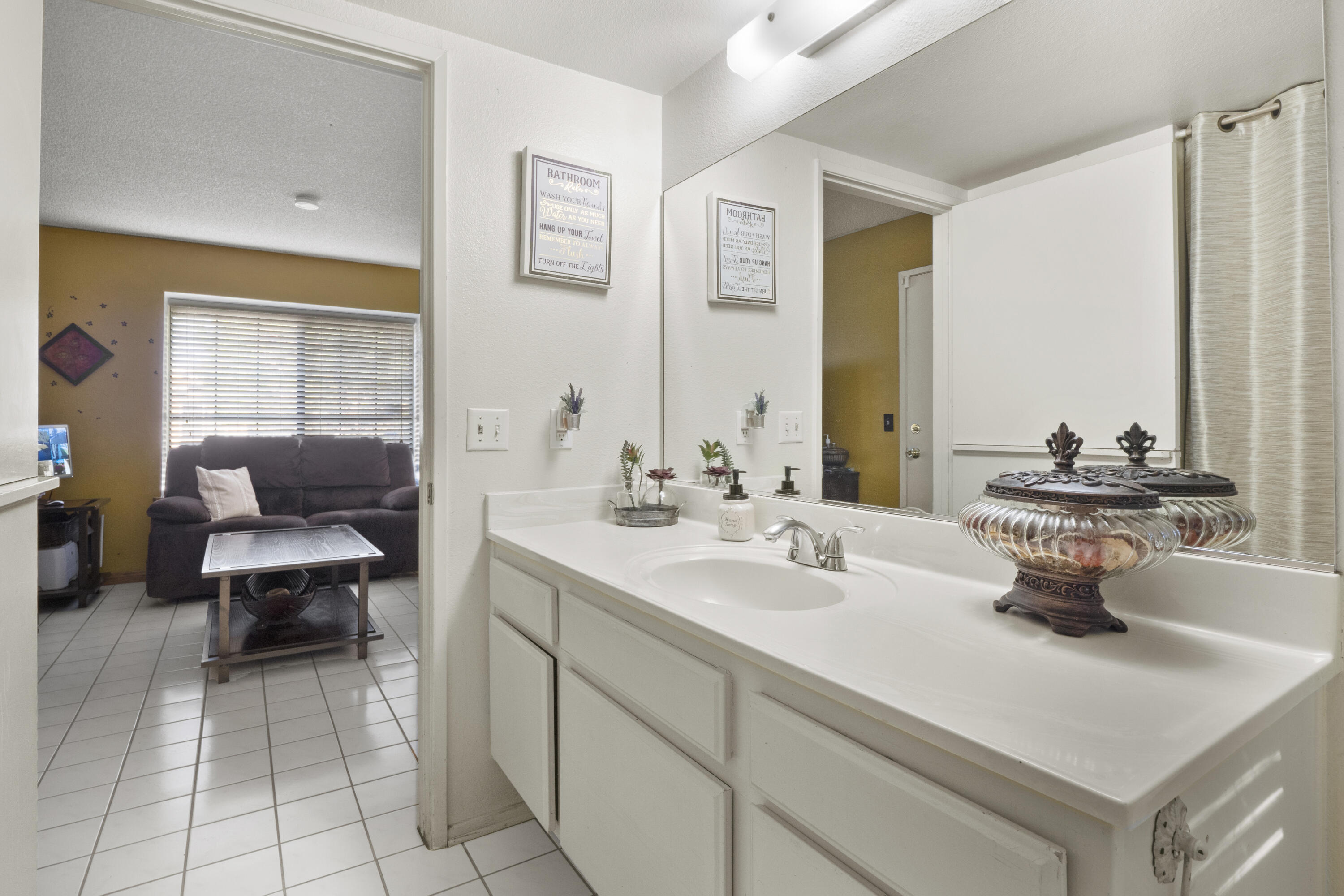 148 Horizon Road Palmdale, CA 93550 - Photo 14 of 33 P4300010