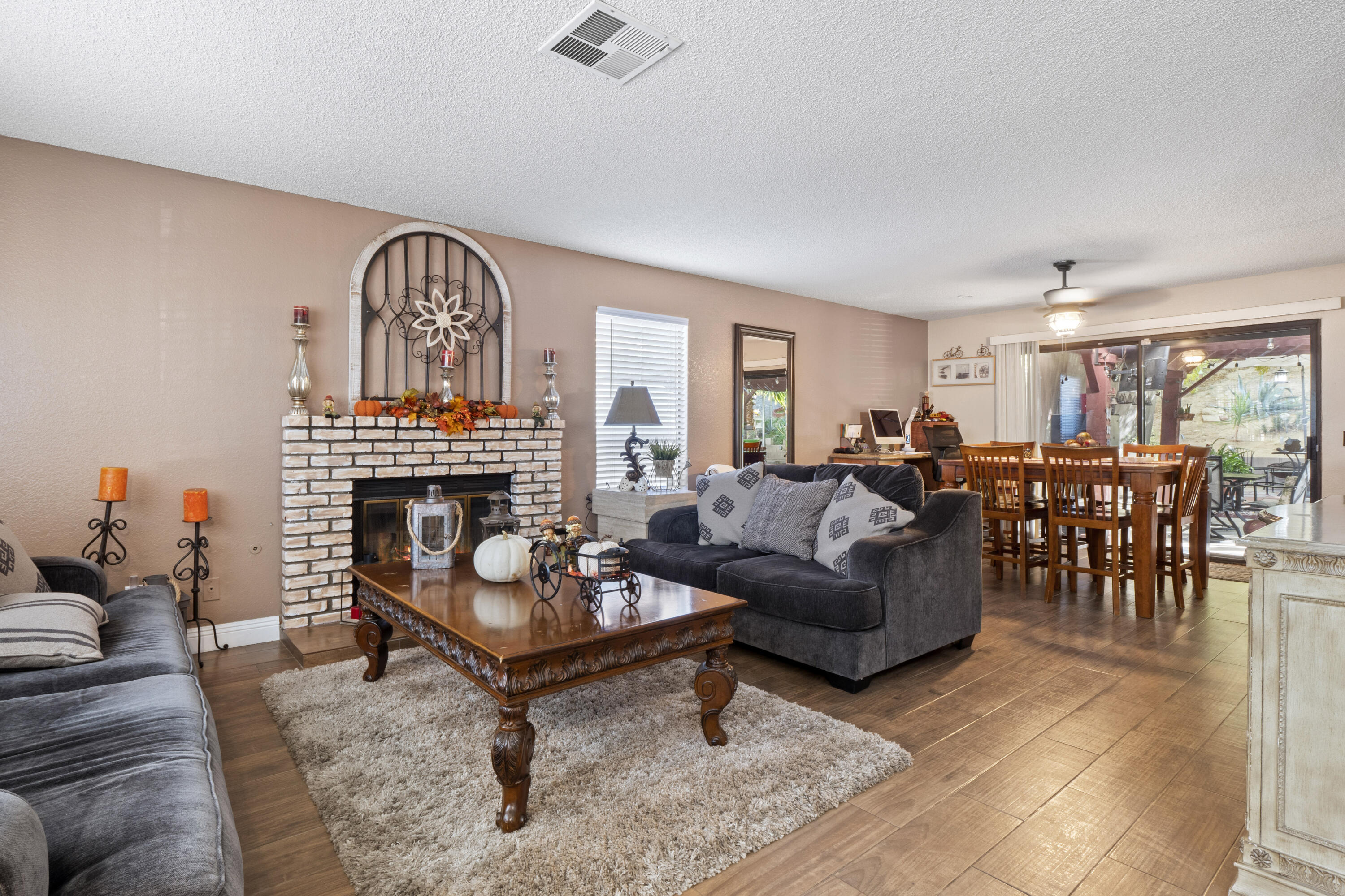148 Horizon Road Palmdale, CA 93550 - Photo 4 of 33 P4299916