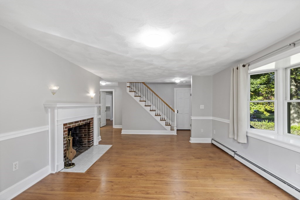 4 Hampton Road Stoneham, MA 02180 - Photo 5 of 41 Gallery Image 5