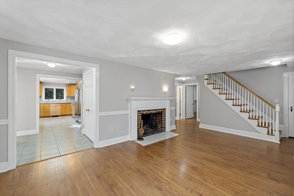 4 Hampton Road Stoneham, MA 02180 - Photo 6 of 41 Gallery Image 6