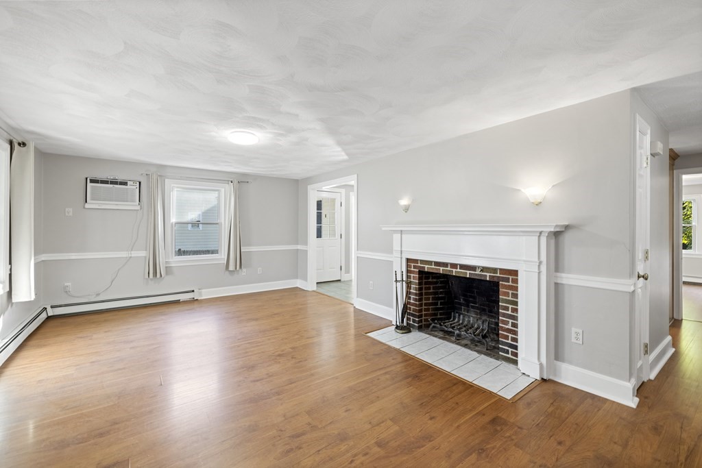 4 Hampton Road Stoneham, MA 02180 - Photo 7 of 41 Gallery Image 7