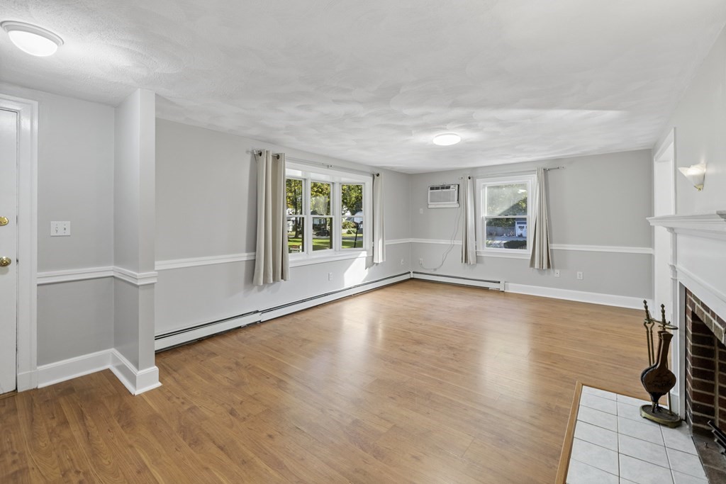 4 Hampton Road Stoneham, MA 02180 - Photo 8 of 41 Gallery Image 8