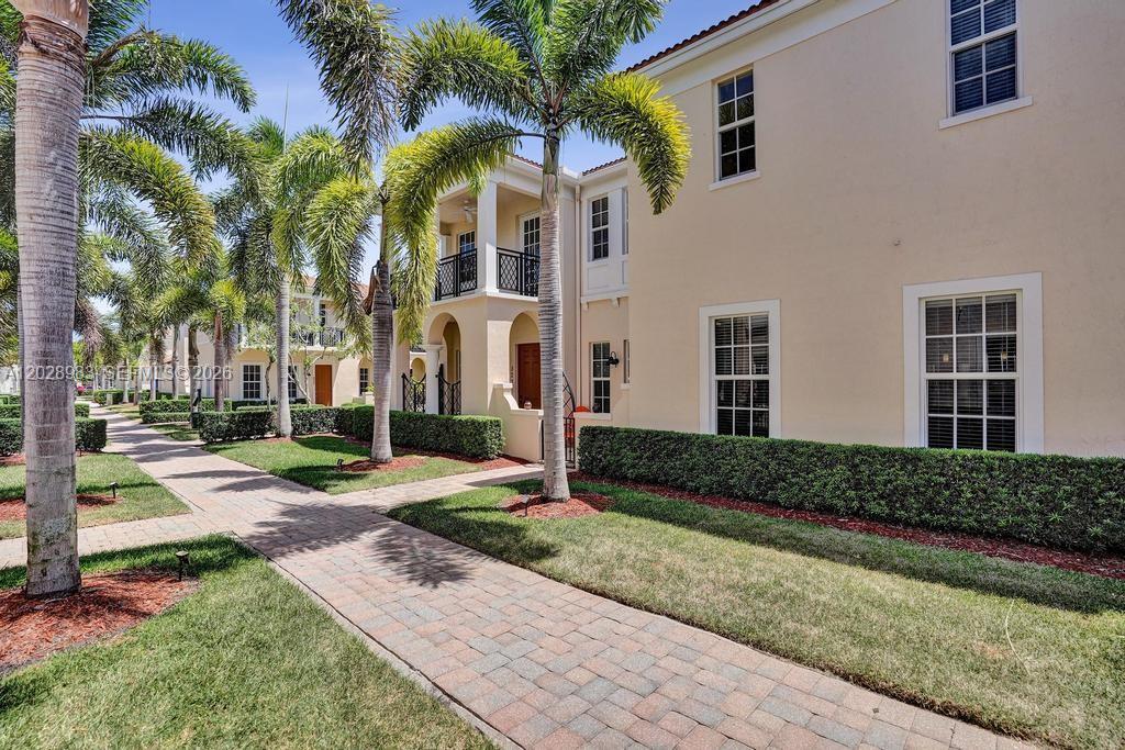 823 Northwest 82nd Lane Boca Raton, FL 33487 - Photo 11 of 105
