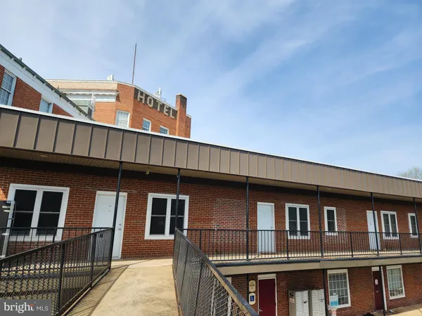 $1,200 | 2205 Princess Anne Street, Unit 200, Fredericksburg, VA 22401