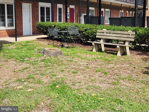 $1,200 | 2205 Princess Anne Street, Unit 200, Fredericksburg, VA 22401