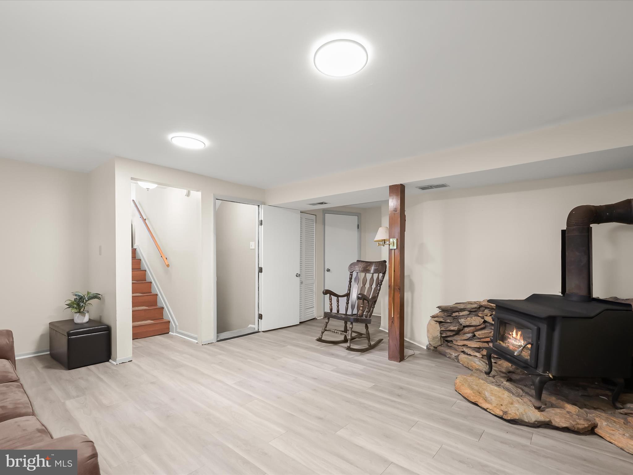 4950 Fleming Road Mount Airy, MD 21771 - Photo 34 of 64 Family room