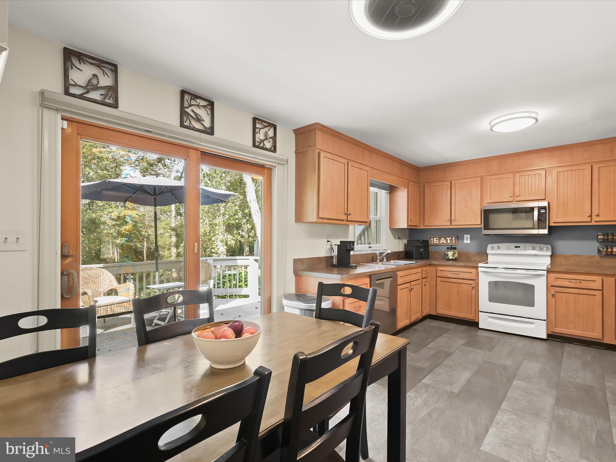 4950 Fleming Road Mount Airy, MD 21771 - Photo 6 of 64 Spacious kitchen with dining area