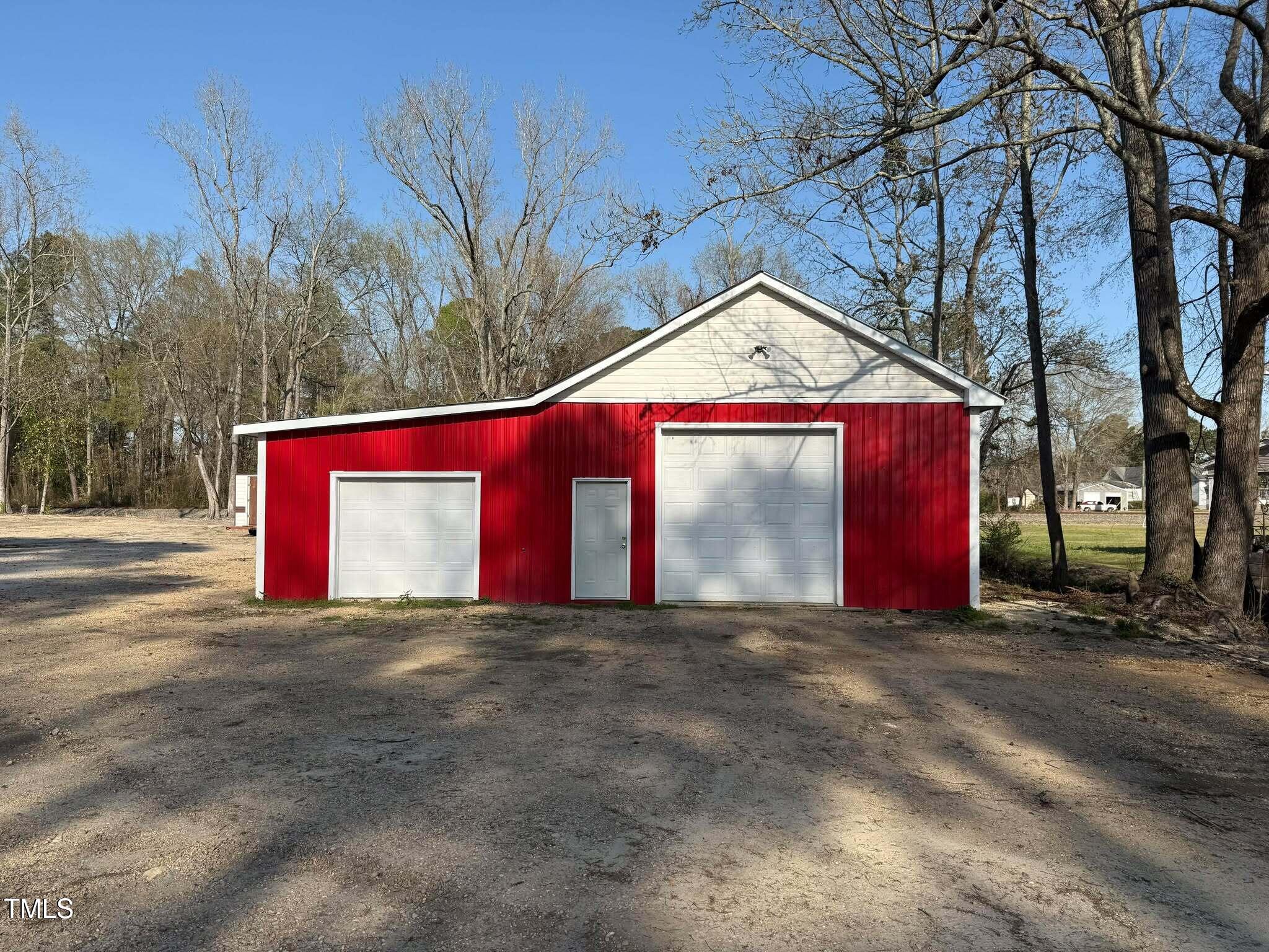 291 Pendergraft Road Bunnlevel, NC 28323 - Photo 2 of 11 barn 2
