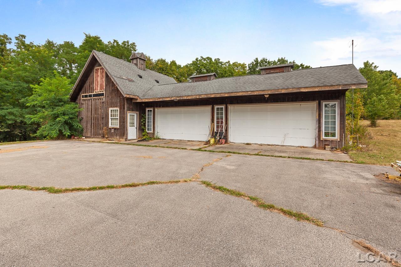 2677 Taylor Road Tecumseh, MI 49286 - Photo 8 of 40 50154001-906d15ef-e7b5-45e7-a031-2cf2be6209e7.JPG