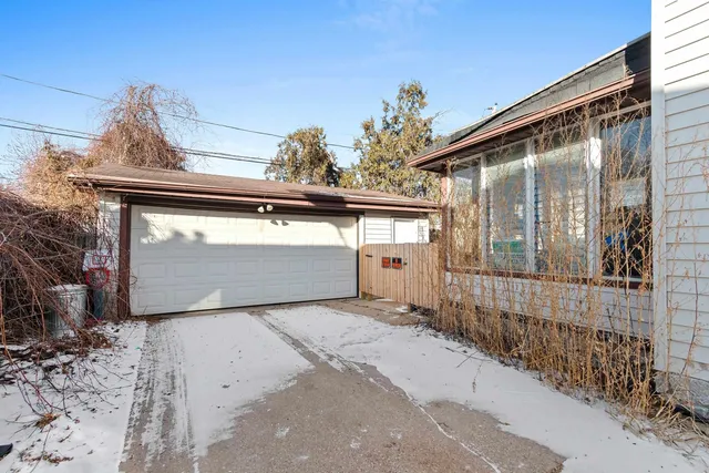 $292,000 | 1312 South Riverdale Drive, Appleton, WI 54914