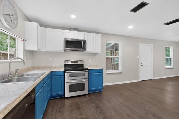 $1,300 | 5011 Briar Patch Lane, Burleson, TX 76028