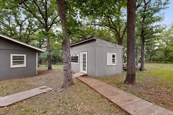 $1,300 | 5011 Briar Patch Lane, Burleson, TX 76028