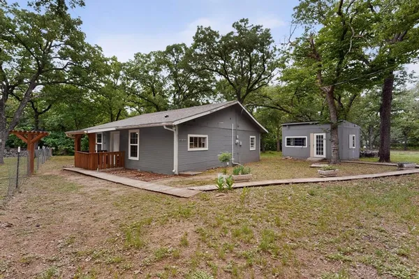 $1,300 | 5011 Briar Patch Lane, Burleson, TX 76028