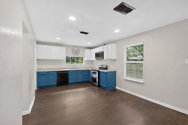 $1,300 | 5011 Briar Patch Lane, Burleson, TX 76028