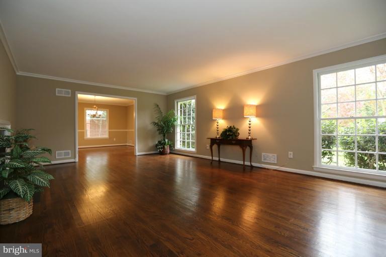 3604 Saul Road Kensington, MD 20895 - Photo 3 of 30 Living Room