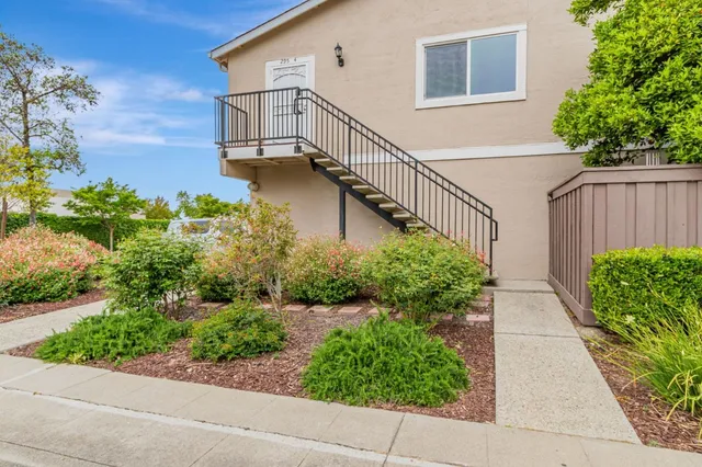 $670,000 | 295 Rio Verde Place, Unit 4, Milpitas, CA 95035