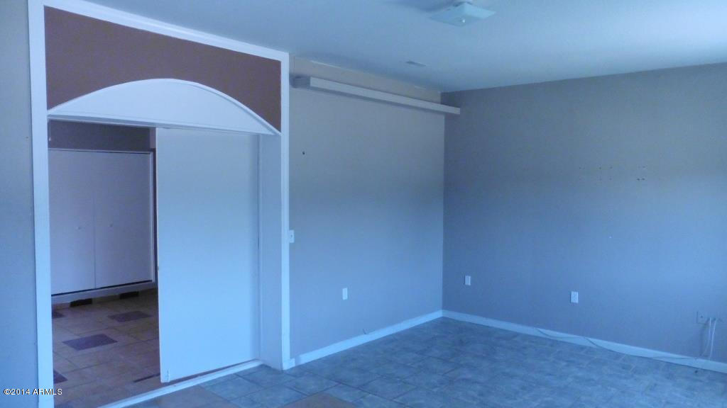 2285 West Pecan Road Phoenix, AZ 85041 - Photo 8 of 19 2285 Pecan 12