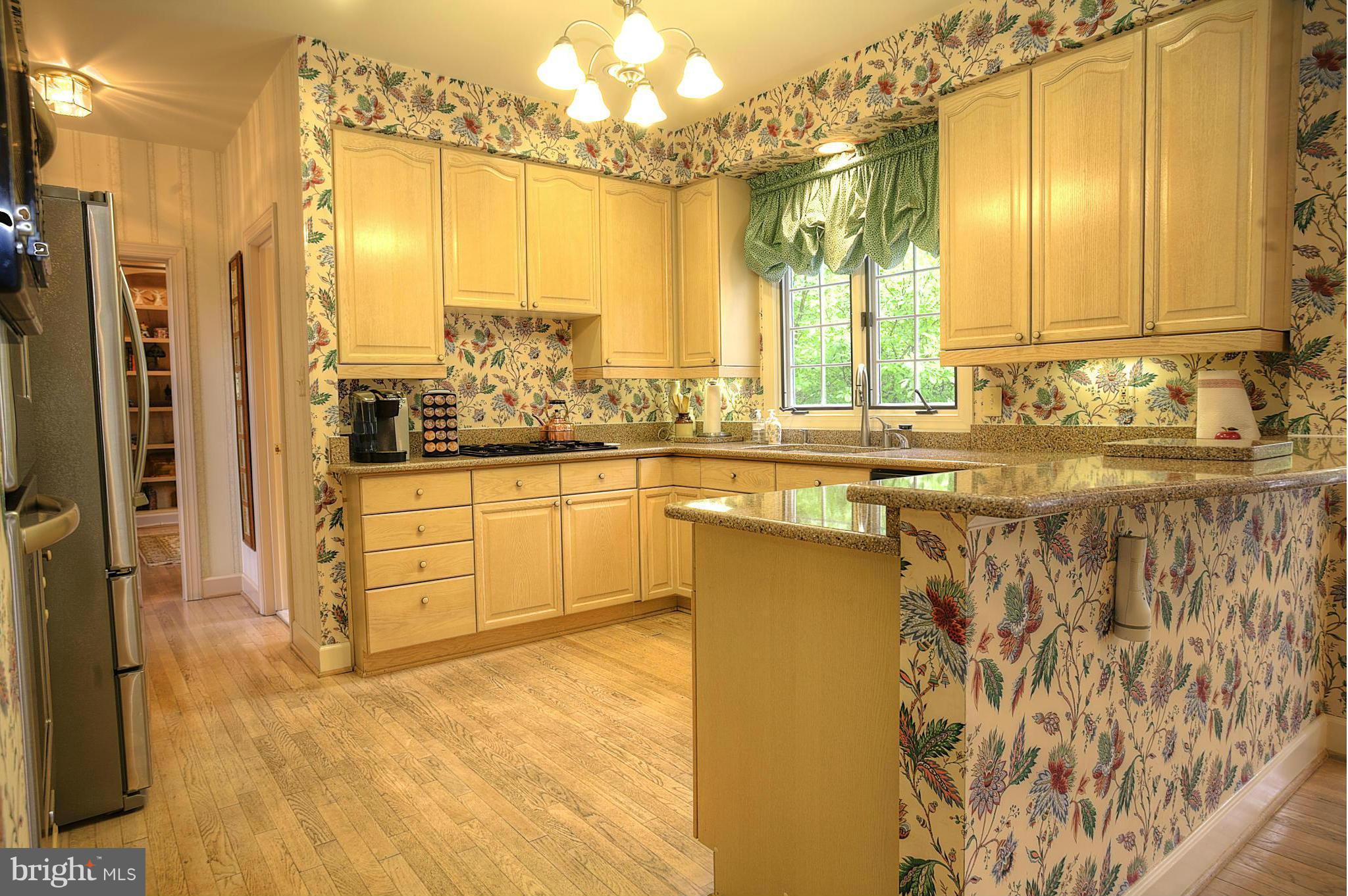 8154 Ridge Creek Way Springfield, VA 22153 - Photo 12 of 30 New appli.('09)-refrig,gas cooktop,dbl oven&Corian