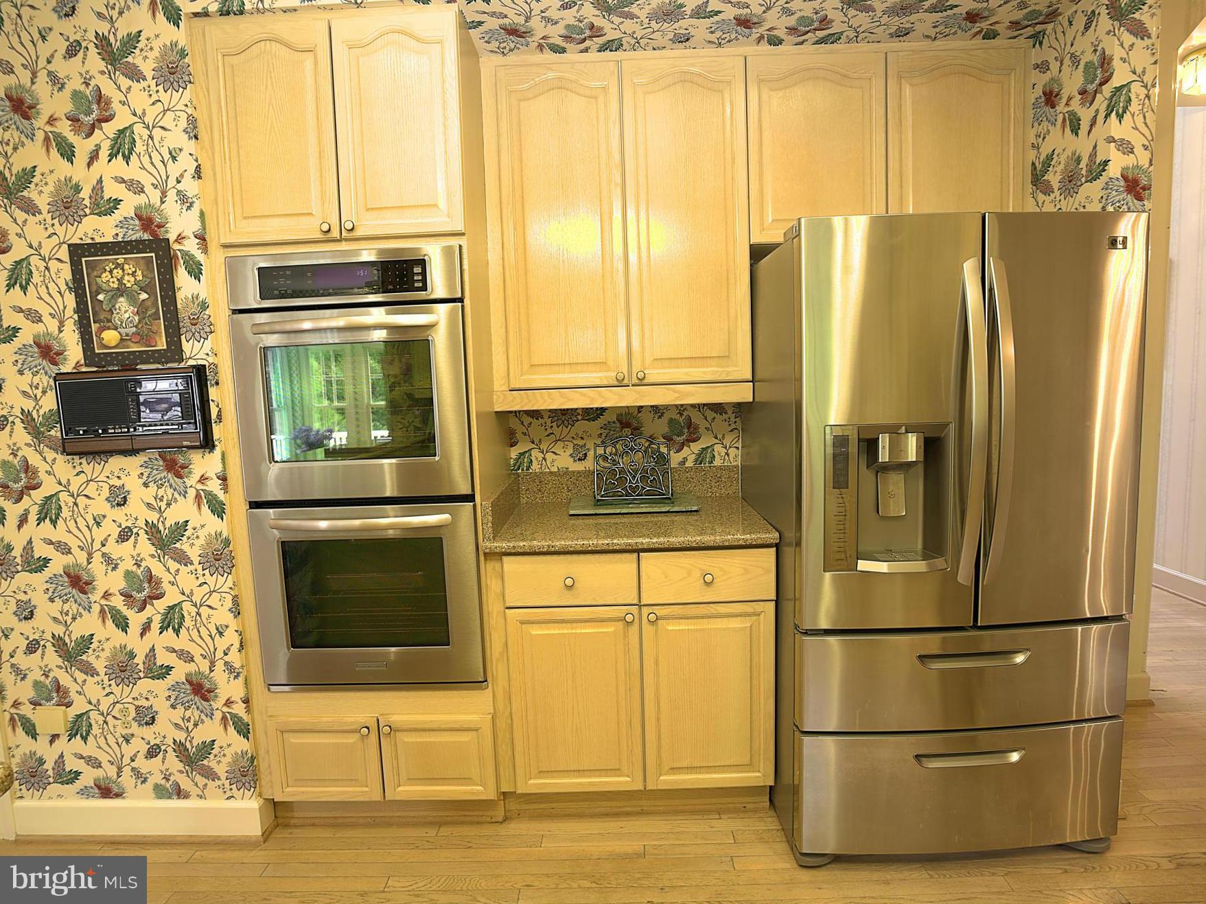 8154 Ridge Creek Way Springfield, VA 22153 - Photo 13 of 30 LG r.door frig w/water&icemaker, dbl convect.oven