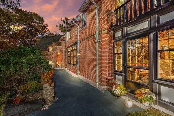 $2,650,000 | 1125 West Roxbury Parkway, Brookline, MA 02467