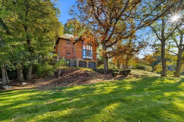 $2,650,000 | 1125 West Roxbury Parkway, Brookline, MA 02467