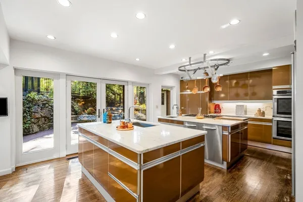 $2,650,000 | 1125 West Roxbury Parkway, Brookline, MA 02467