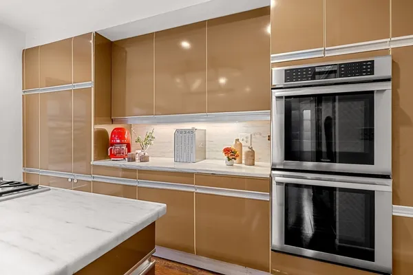$2,650,000 | 1125 West Roxbury Parkway, Brookline, MA 02467