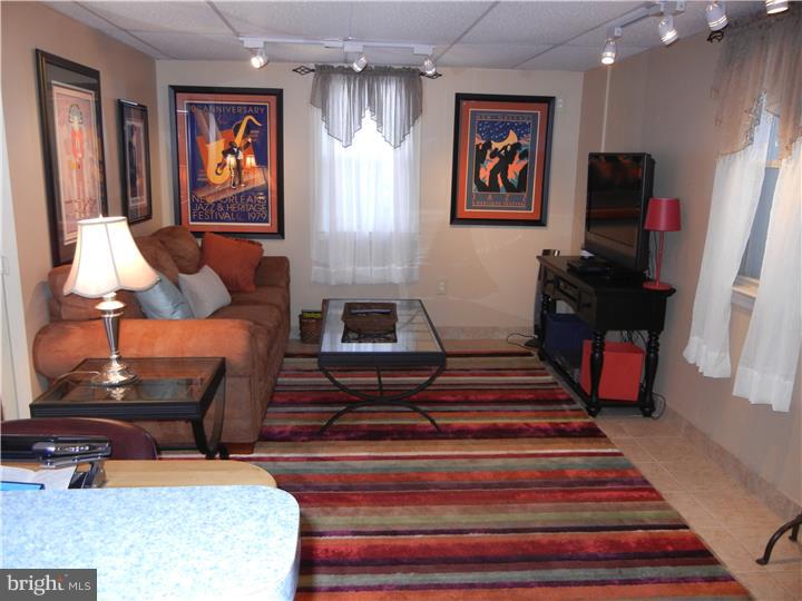 523 South Old Middletown Road Media, PA 19063 - Photo 14 of 25 Family Room
