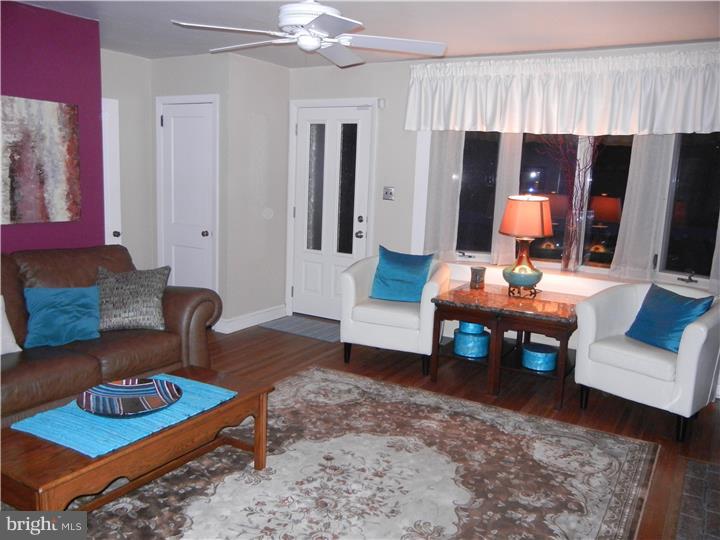 523 South Old Middletown Road Media, PA 19063 - Photo 19 of 25 Living Room