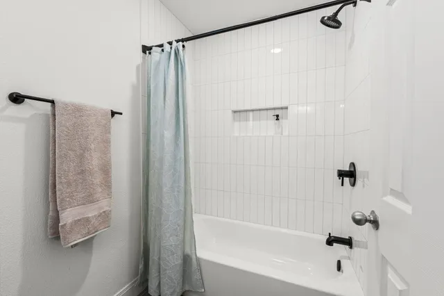 $235,000 | 9231 Rockcliff Drive, Houston, TX 77037