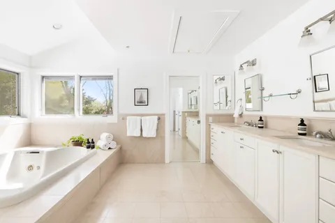 $2,195,000 | 35 Rivers Road, East Hampton, NY 11937
