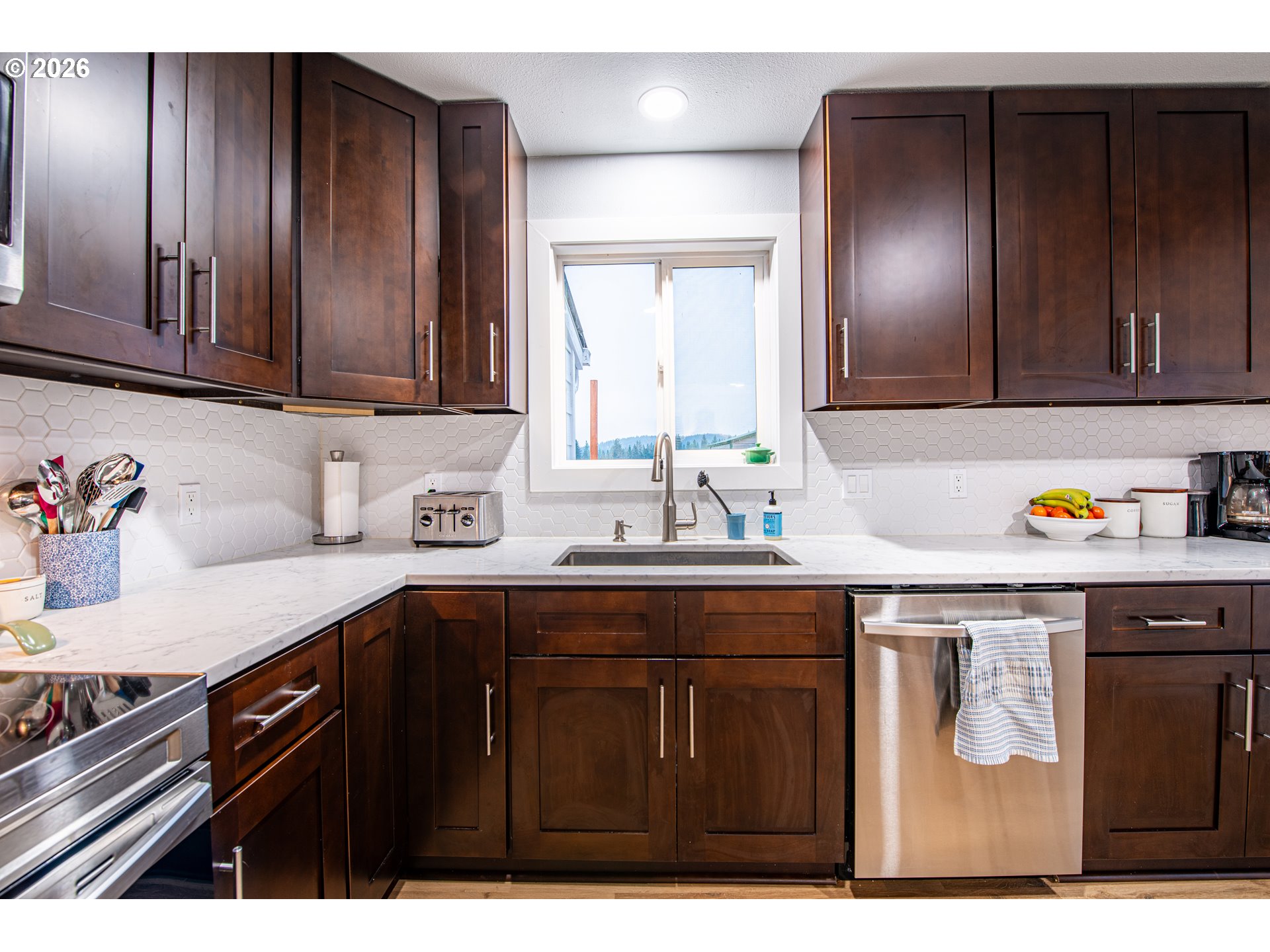 28500 Gimpl Hill Road Eugene, OR 97402 - Photo 14 of 38