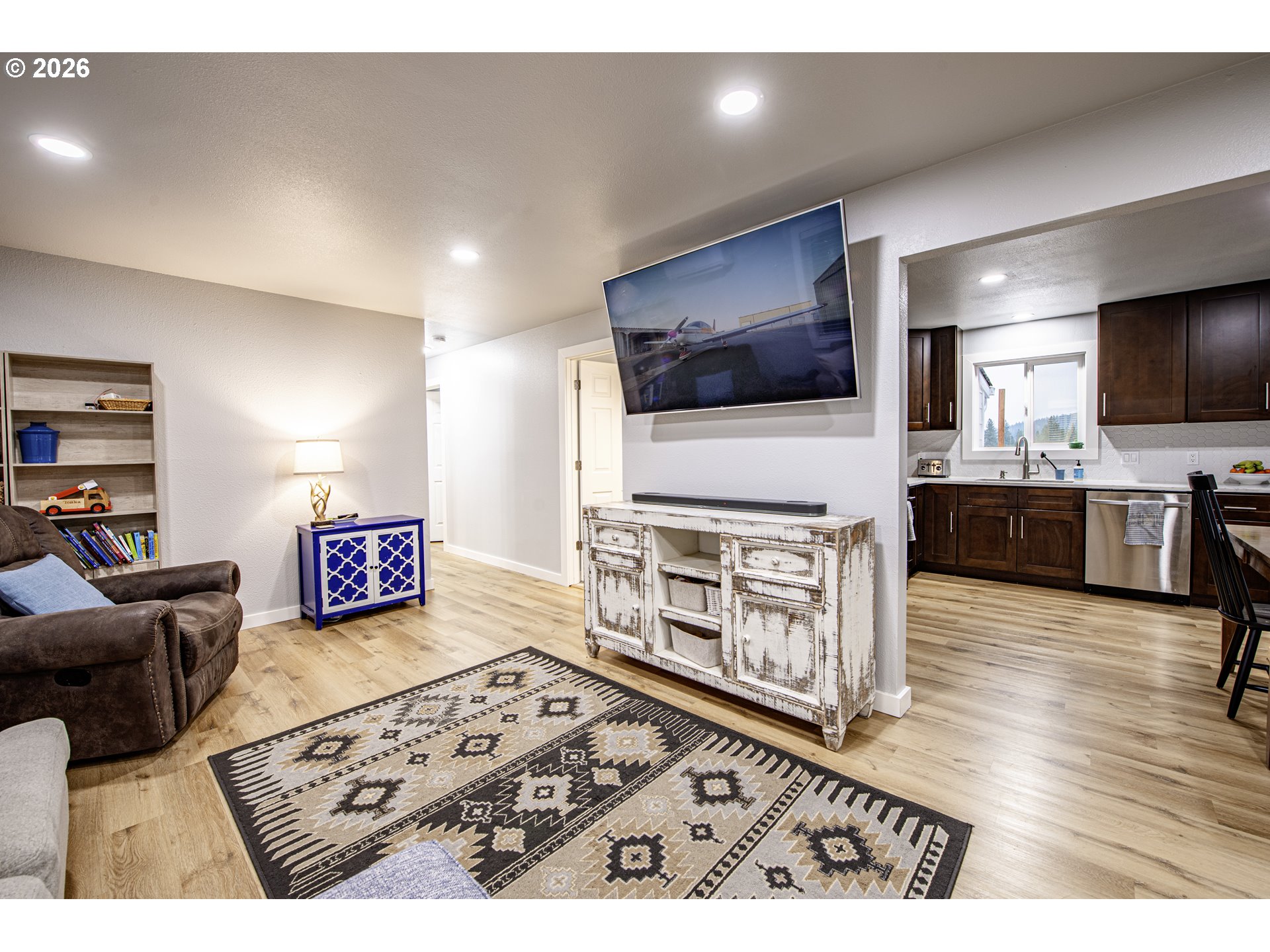 28500 Gimpl Hill Road Eugene, OR 97402 - Photo 18 of 38