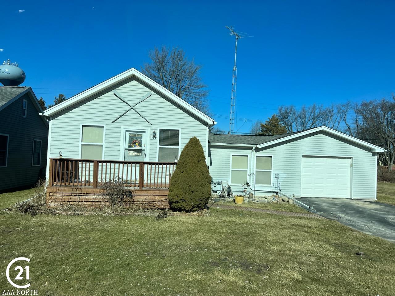 7299 Cedar Road Lexington, MI 48450 - Photo 1 of 26 50103445.JPG