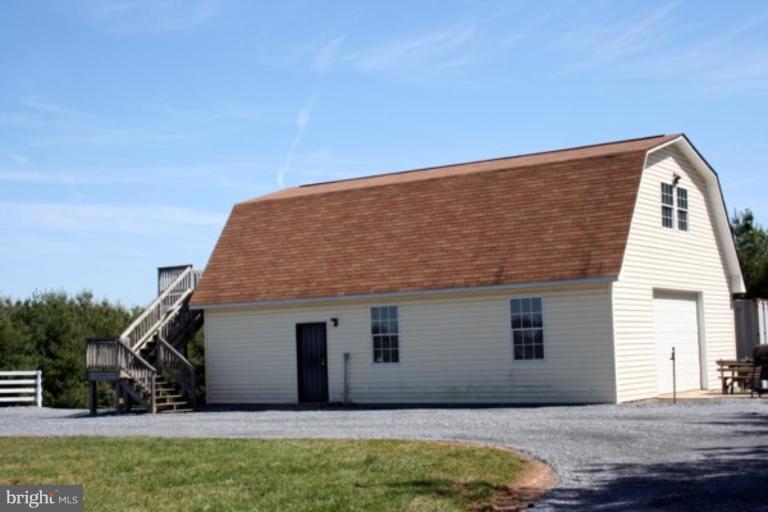 811 Beetz Road Mount Airy, MD 21771 - Photo 2 of 16 Unique #1