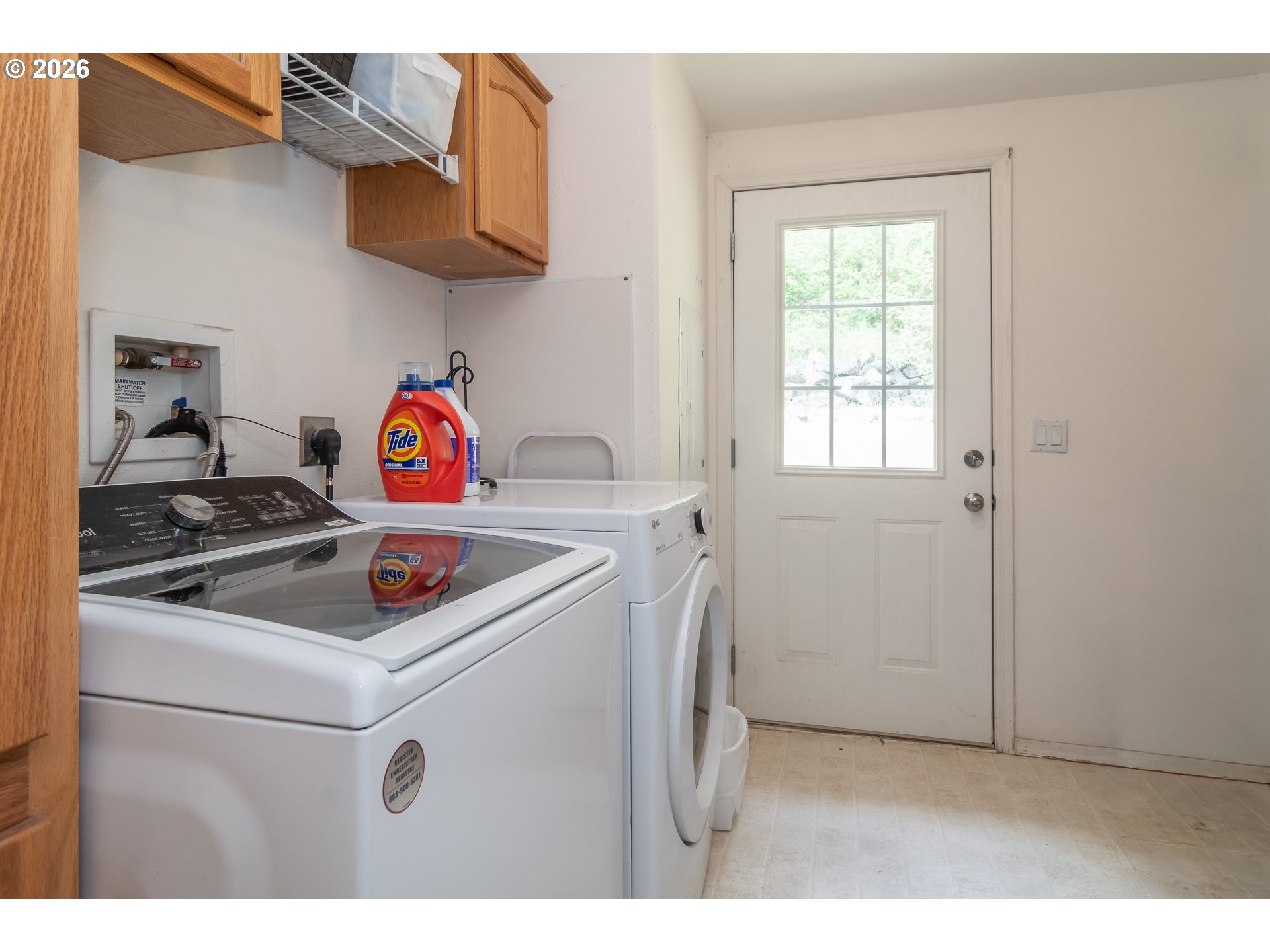 562 Valley Road Roseburg, OR 97471 - Photo 34 of 48 a utility room with dryer and washer